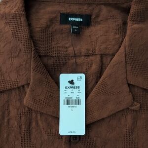 NWT Express Floral Textured Short Sleeve Shirt, Size L